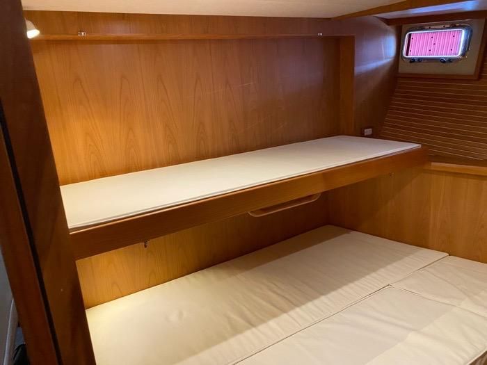 Yacht Photos Pics Guest Stateroom Bunks 2
