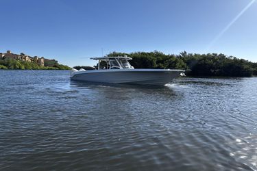 38' Boston Whaler 2024