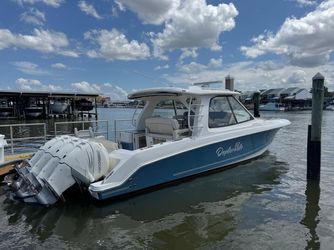 38' Boston Whaler 2020
