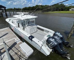 42' Yellowfin 2014