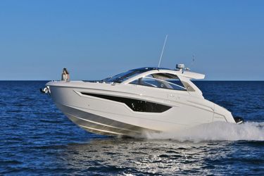 42' Cruisers Yachts 2023