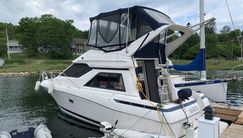 Bayliner Avanti 3258 Command Bridge