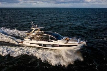 Galeon 700 Skydeck