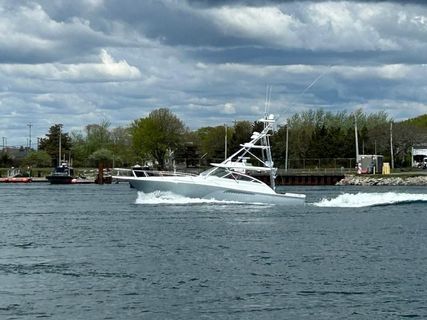 2005 Viking 45 Open Express