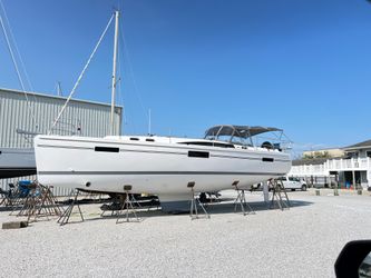 42' Catalina 2024