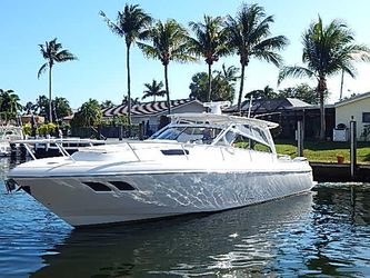43' Intrepid 2016