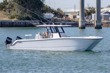 34' Invincible 2022