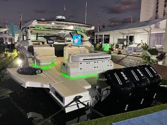 Cruisers Yachts 50 GLS