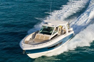 42' Boston Whaler 2019