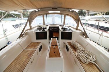 37' Dufour 2017 Yacht For Sale