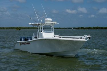 33' Yellowfin 2015