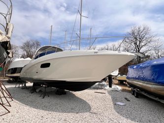 37' Sea Ray 2010