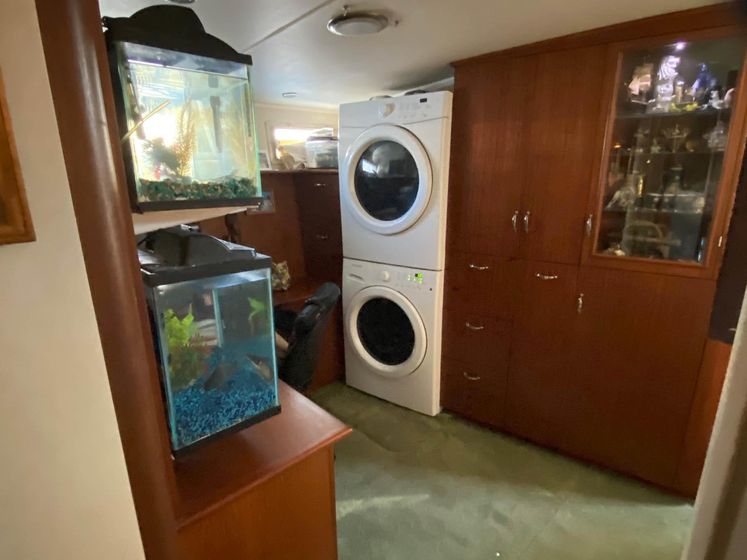 Merlion Yacht Photos Pics Office - Washer/Dryer