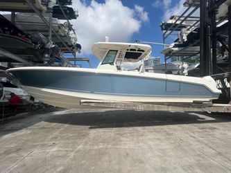 33' Boston Whaler 2021