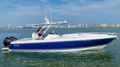 32' Intrepid 2021