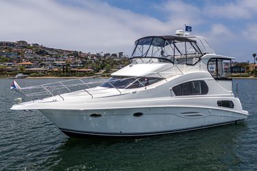 39' Silverton 2004