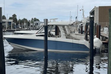 35' Boston Whaler 2020