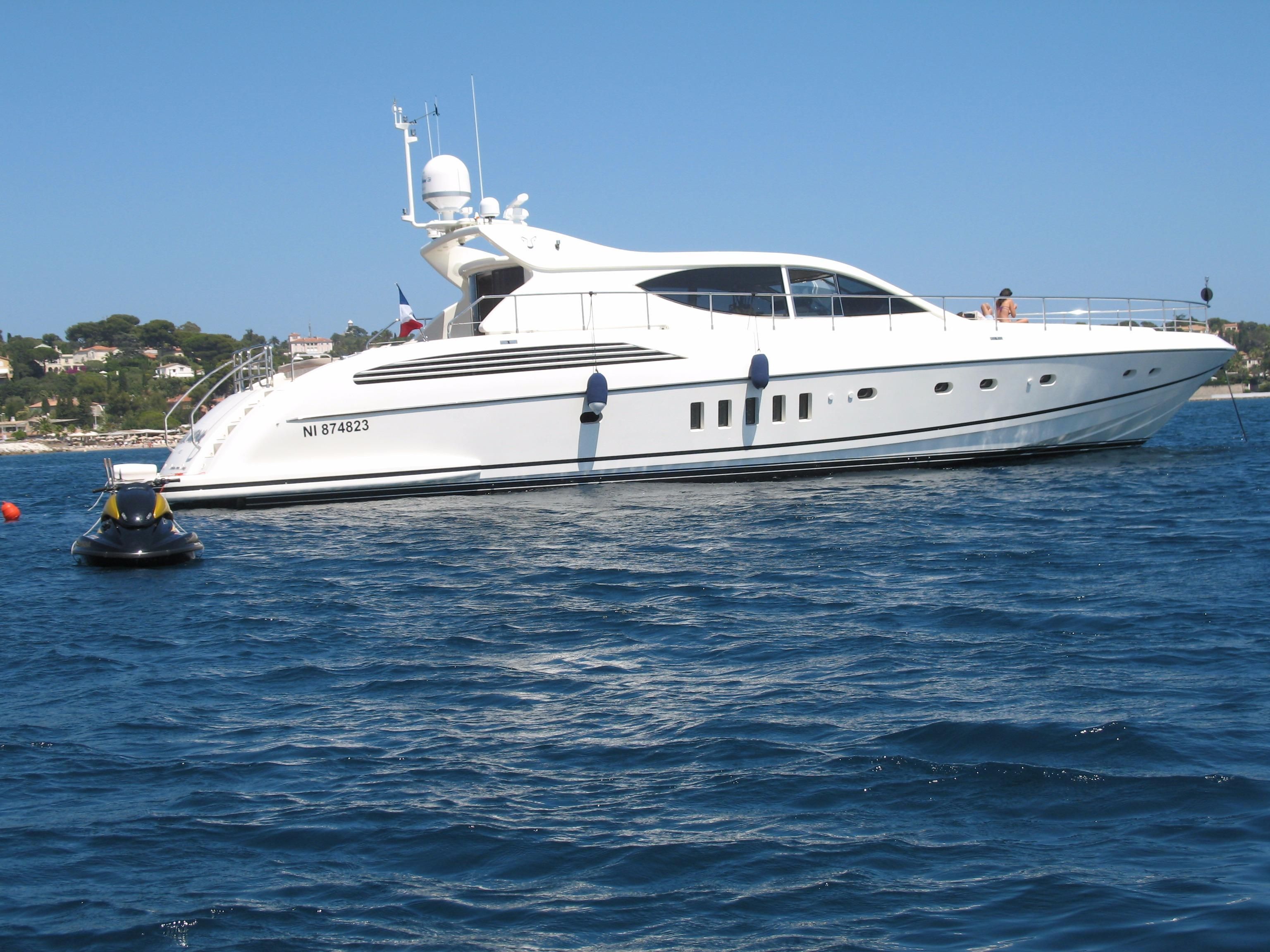 leopard 24m yacht