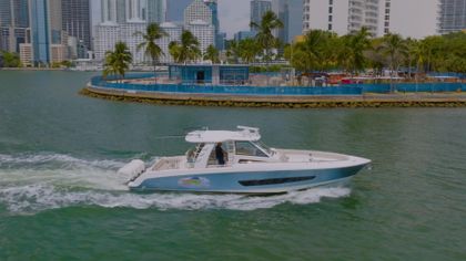 42' Boston Whaler 2016