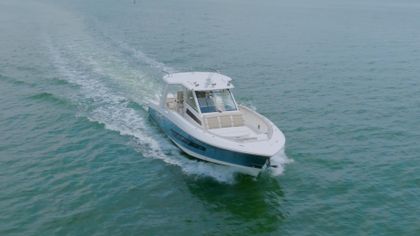 42' Boston Whaler 2016