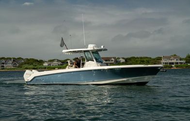 33' Boston Whaler 2022