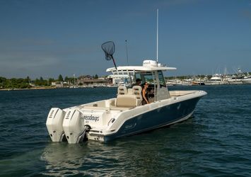 33' Boston Whaler 2022