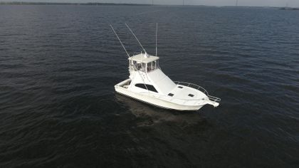 40' Luhrs 2000