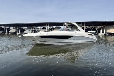 31' Sea Ray 2015
