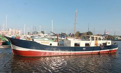 Clipper Barge