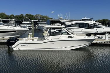28' Boston Whaler 2019