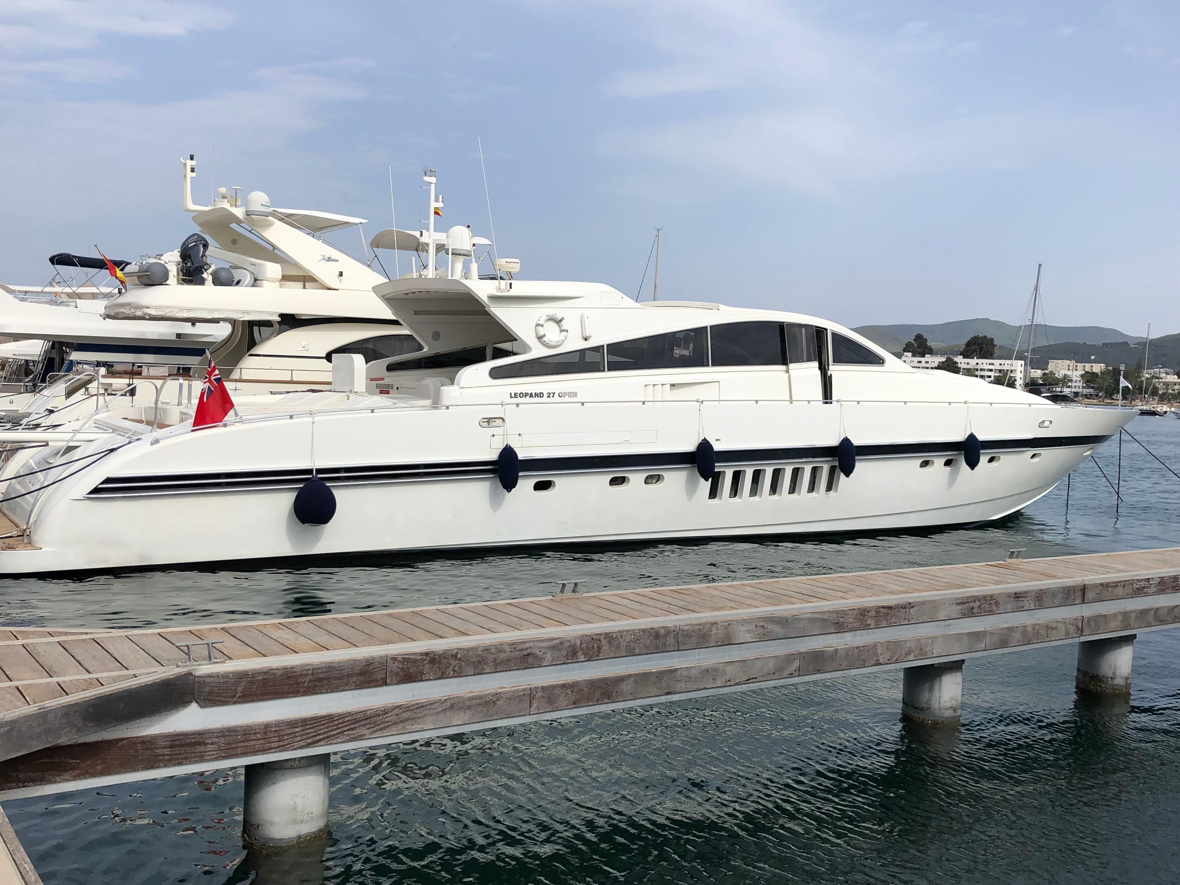 leopard 27 yacht