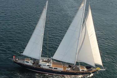 137' Custom 2006