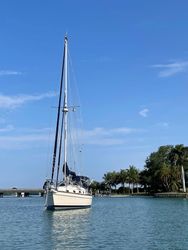 37' Island Packet 2002