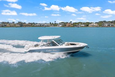 28' Boston Whaler 2023