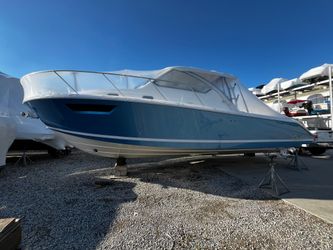 32' Pursuit 2024