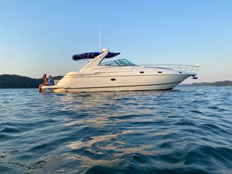 46' Cruisers Yachts 2000