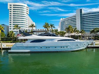 94' Ferretti Yachts 2002