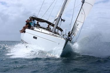 46' Jeanneau 2014