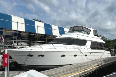 57' Carver 2002 Yacht For Sale