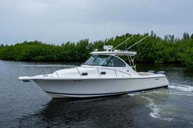 31' Pursuit 2008