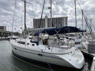 37' Catalina 2009