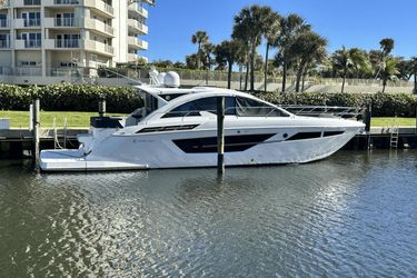50' Cruisers Yachts 2022