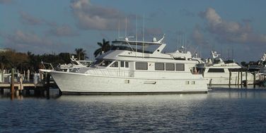 Hatteras Sport Deck