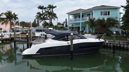 37' Carver 2019 Yacht For Sale