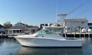 35' Cabo 2001 Yacht For Sale