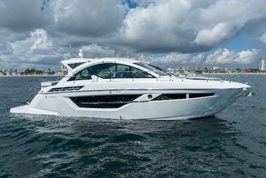 Cruisers Yachts 50 Cantius