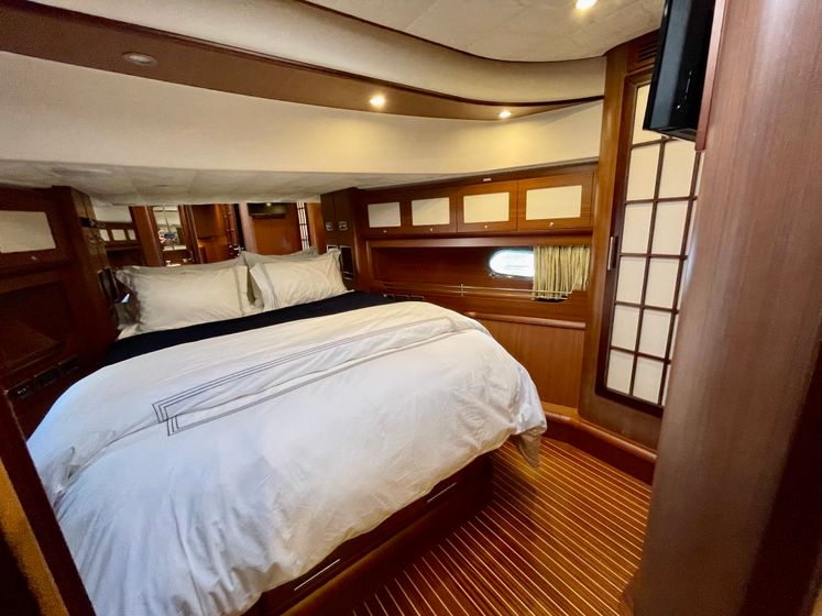 Ce Lu Yacht Photos Pics VIP Cabin