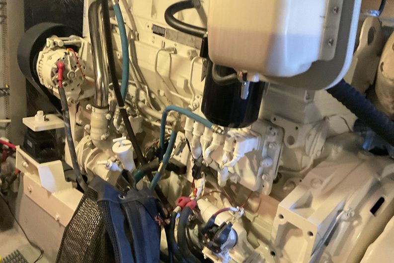  Yacht Photos Pics STARBOARD ENGINE