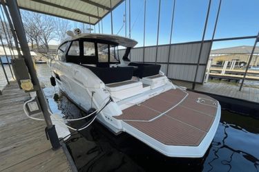 39' Cruisers Yachts 2018