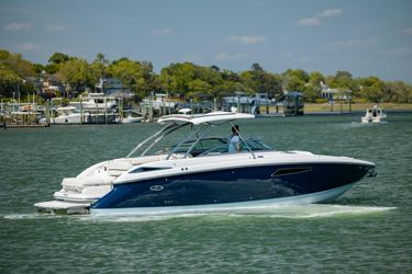 35' Cobalt 2018 Yacht For Sale